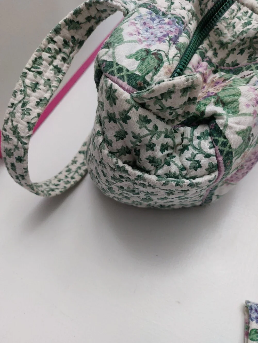 Vera Bradley Vintage Classic 100 Handbag Lilac Time - Picture 2 of 5